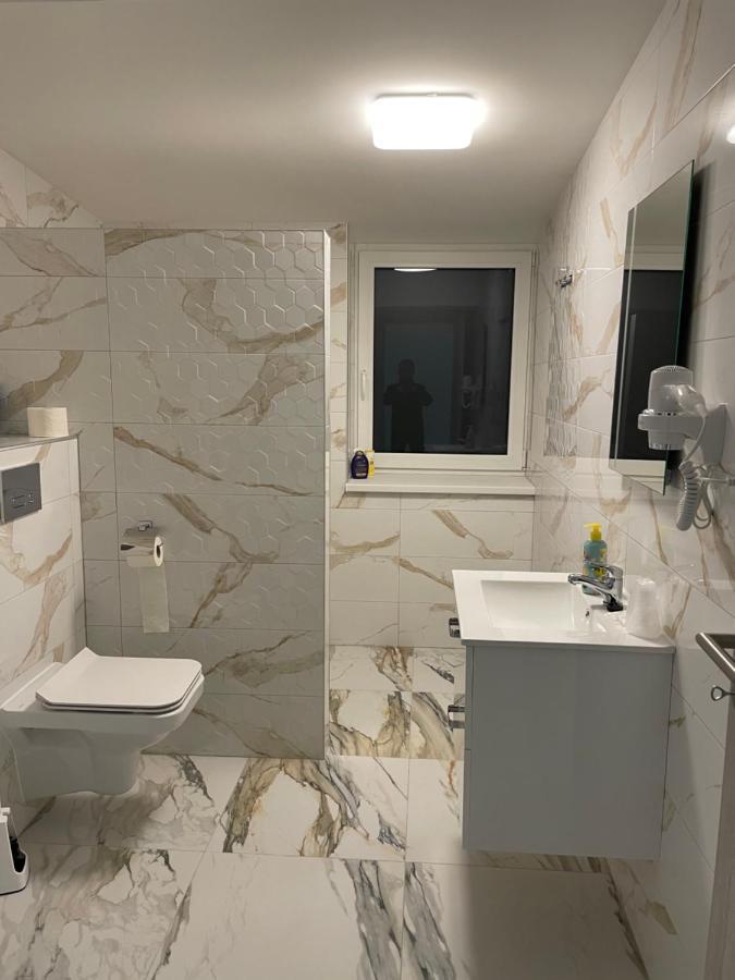 Apartament Cheb Bagian luar foto